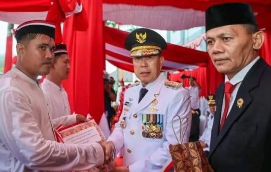 Gubernur Sultra Serahkan Remisi HUT ke-80 RI kepada 2.142 Warga Binaan