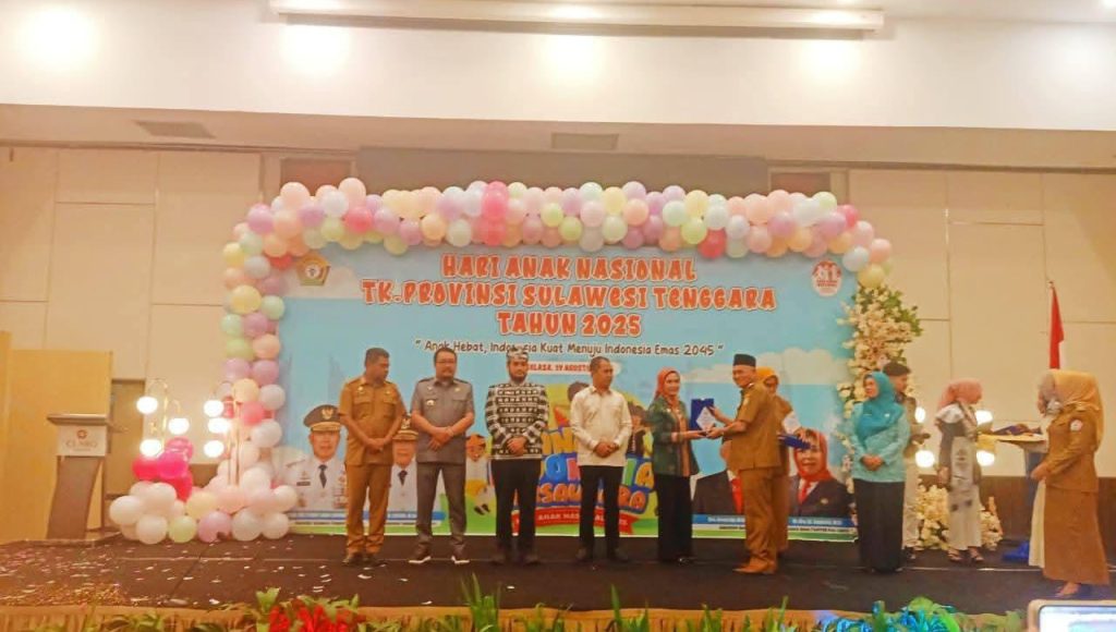 Komitmen Penuhi Hak Anak, Baubau Terima Penghargaan KLA.