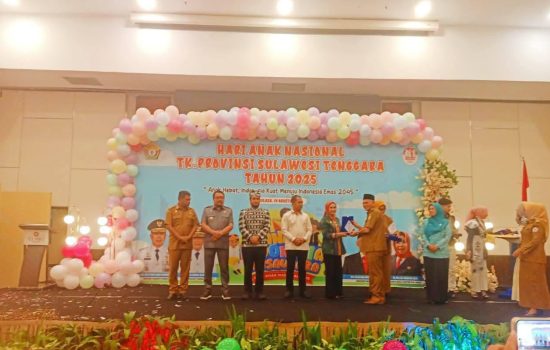 Komitmen Penuhi Hak Anak, Baubau Terima Penghargaan KLA.