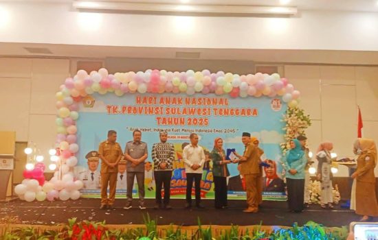 Komitmen Penuhi Hak Anak, Baubau Terima Penghargaan KLA