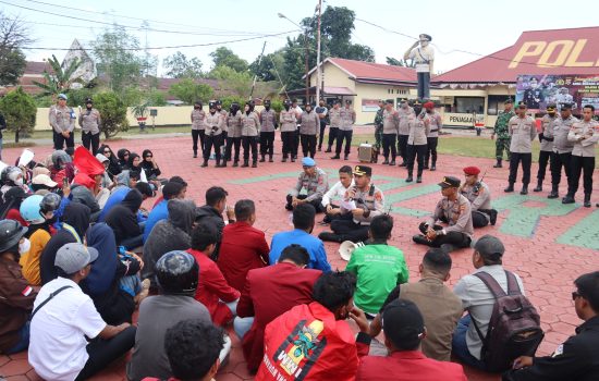 Aliansi OKP Cipayung Plus Baubau Gelar Aksi di Depan Polres, Sampaikan 18 Tuntutan