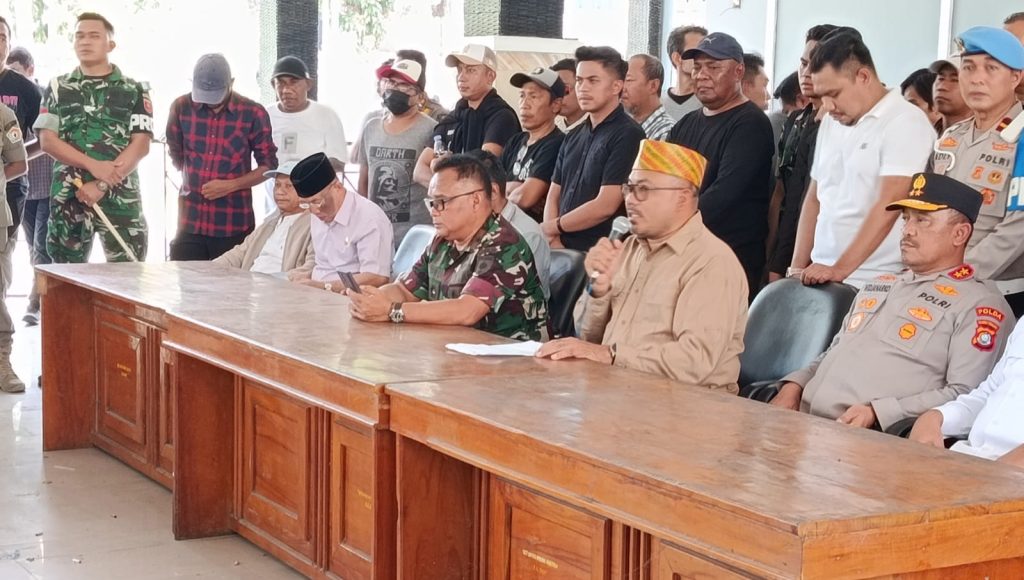 Aksi Damai Gerbang Kota dan Serikat Buruh, DPRD Sultra Terima Empat Poin Tuntutan