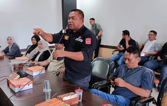 Tangisan di Balik Pintu Dewan: ASR Menuntut Keadilan bagi Korban Hermina Kendari