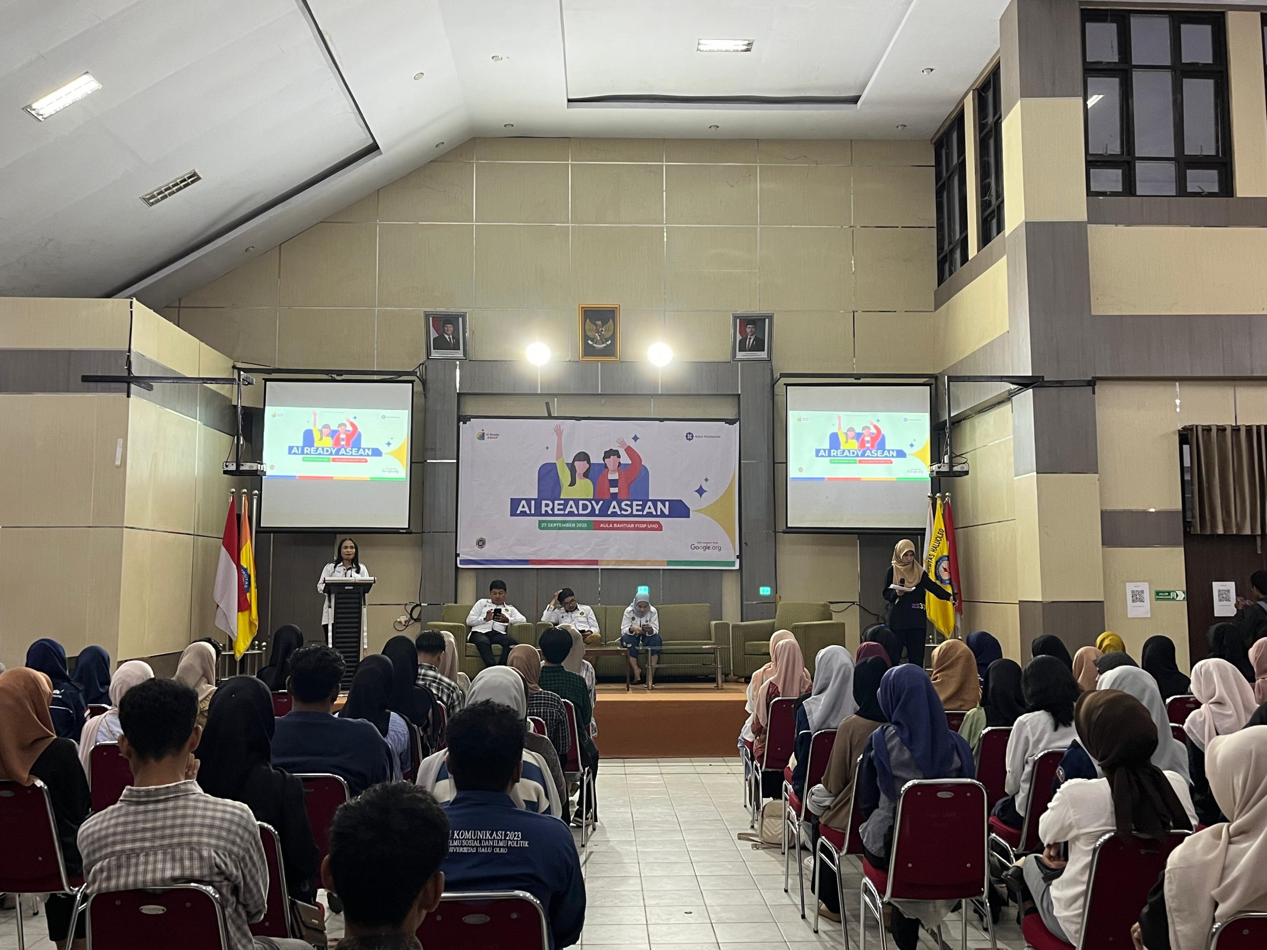 AI Ready ASEAN Hadir di Kendari: Mahasiswa UHO Ikuti Pelatihan Literasi AI