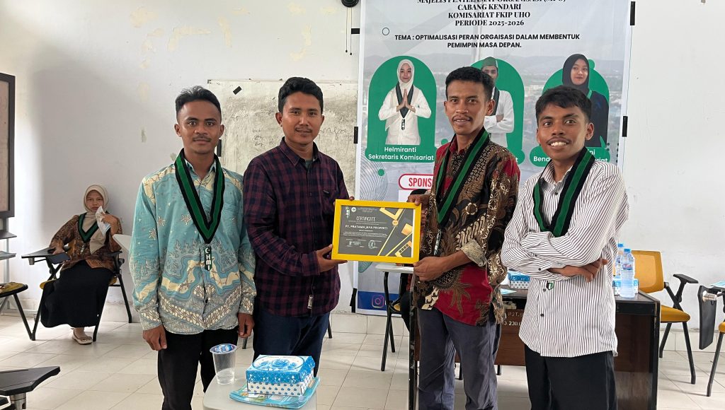HMI MPO Cabang Kendari Lantik Pengurus Baru Komisariat FKIP UHO dan Ahmad Dahlan
