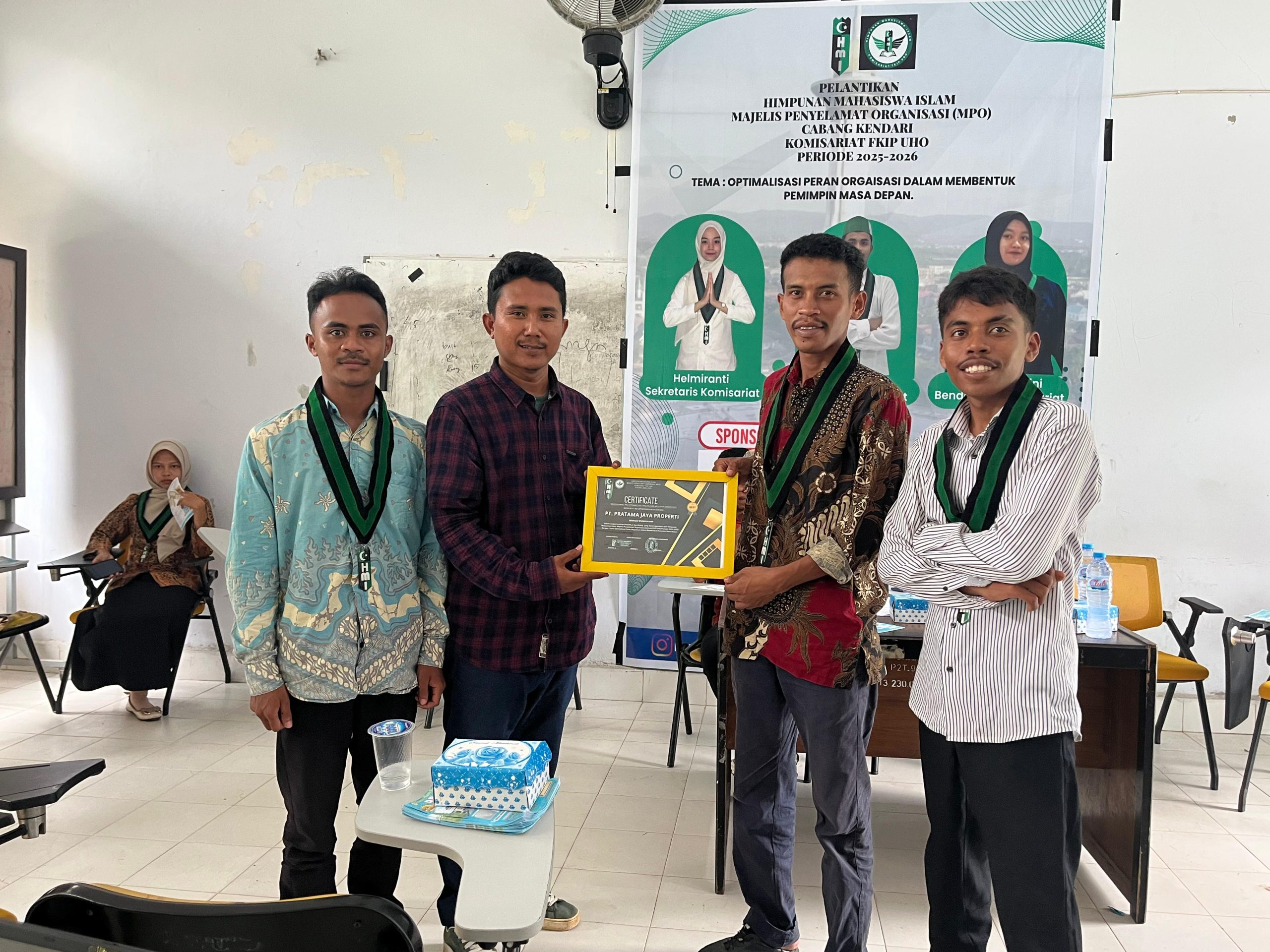 HMI MPO Cabang Kendari Lantik Pengurus Baru Komisariat FKIP UHO dan Ahmad Dahlan