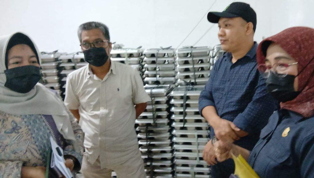 Anggota DPRD Sultra, Harmawati Kunjungan ke Dapur MBG Mowila