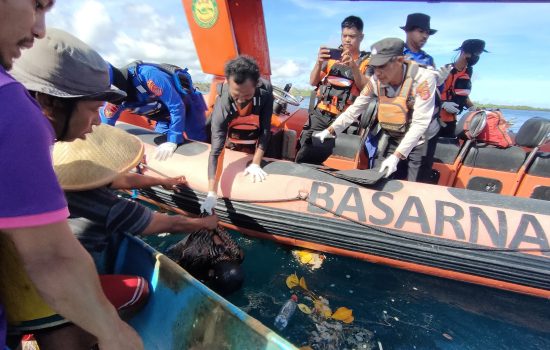 Longboat Ditabrak Kapal Tongkang di Perairan Muna, Satu Korban Ditemukan Meninggal, Satu Masih Dicari