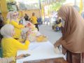 Jelang HUT ke 61, Pangan Murah Golkar Wakatobi Diserbu Warga