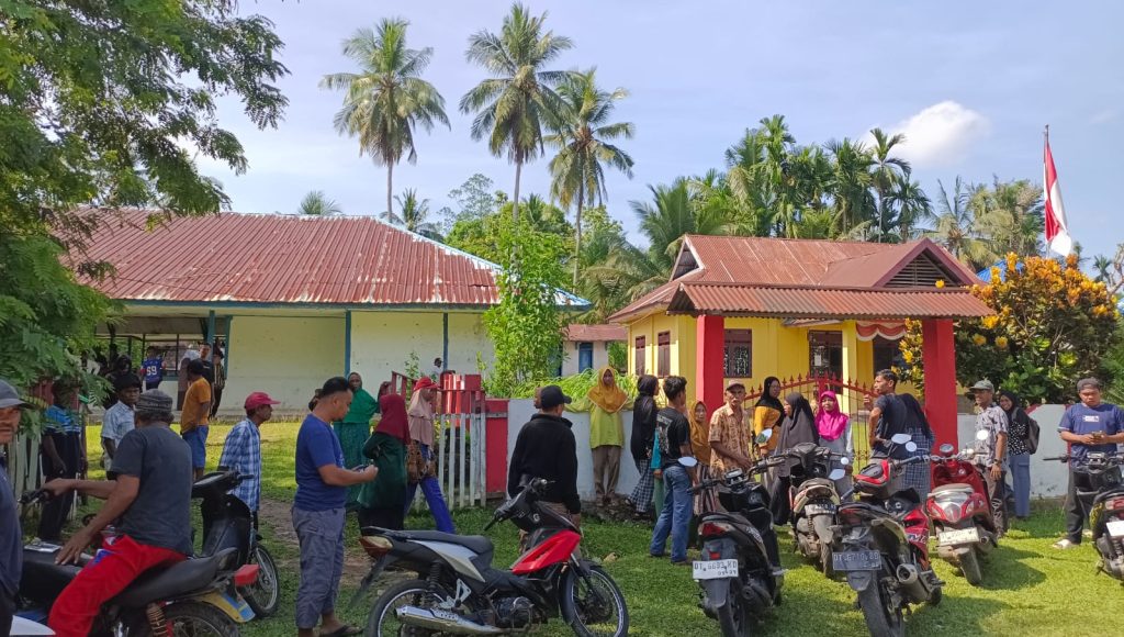 Diduga Ada Penyalahgunaan Wewenang, Warga Geruduk Kantor Lurah Wasolangka