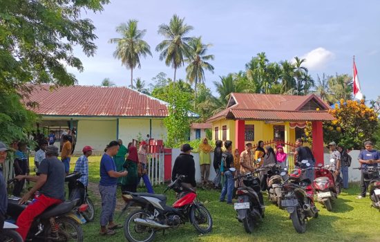 Diduga Ada Penyalahgunaan Wewenang, Warga Geruduk Kantor Lurah Wasolangka