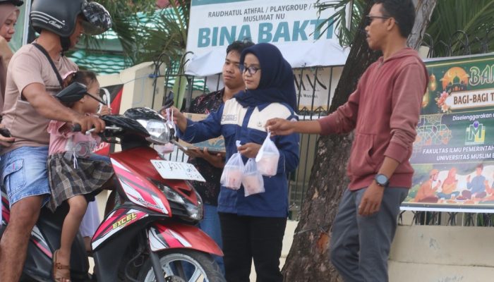 Perkuat Solidaritas Ramadan, FIPH UMU Buton Berbagi Takjil untuk Masyarakat