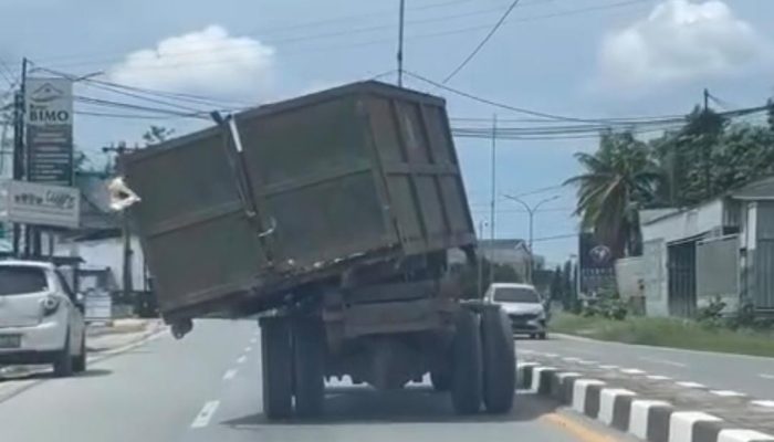 Viral Mobil Sampah Berjalan Miring, DLHK Kendari: Sedang Menuju Bengkel