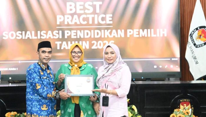 KPU Wakatobi Terima Penghargaan Best Practice Peringkat Pertama