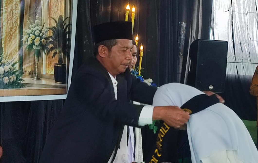 23 Santri Ponpes Al-Ikhlas Pasarwajo Ikuti Wisuda Tahfidz Perdana