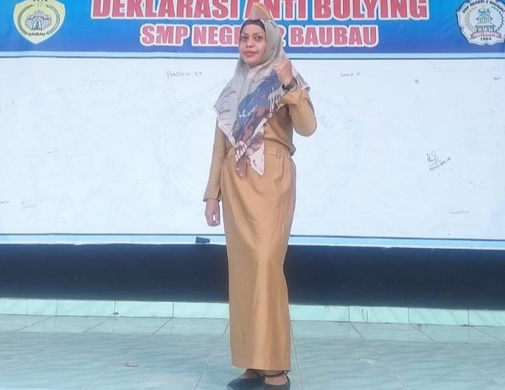 Kisah Hasriyana Guru Baubau Viral Naikkan Bass