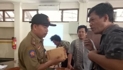 Makaryo Titipkan Barang Bukti Kepada Satpol PP Untuk Disampaikan Kepada Pemda DIY