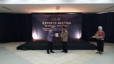 Bahas Strategi Diplomasi Digital, Kemenlu Gandeng UGM