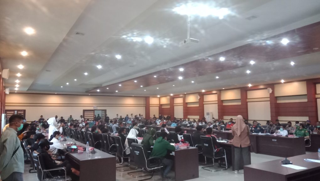 Resahkan Buruh Pelabuhan, DPRD Sultra Rekomendasikan Surat Edaran KSOP Dicabut