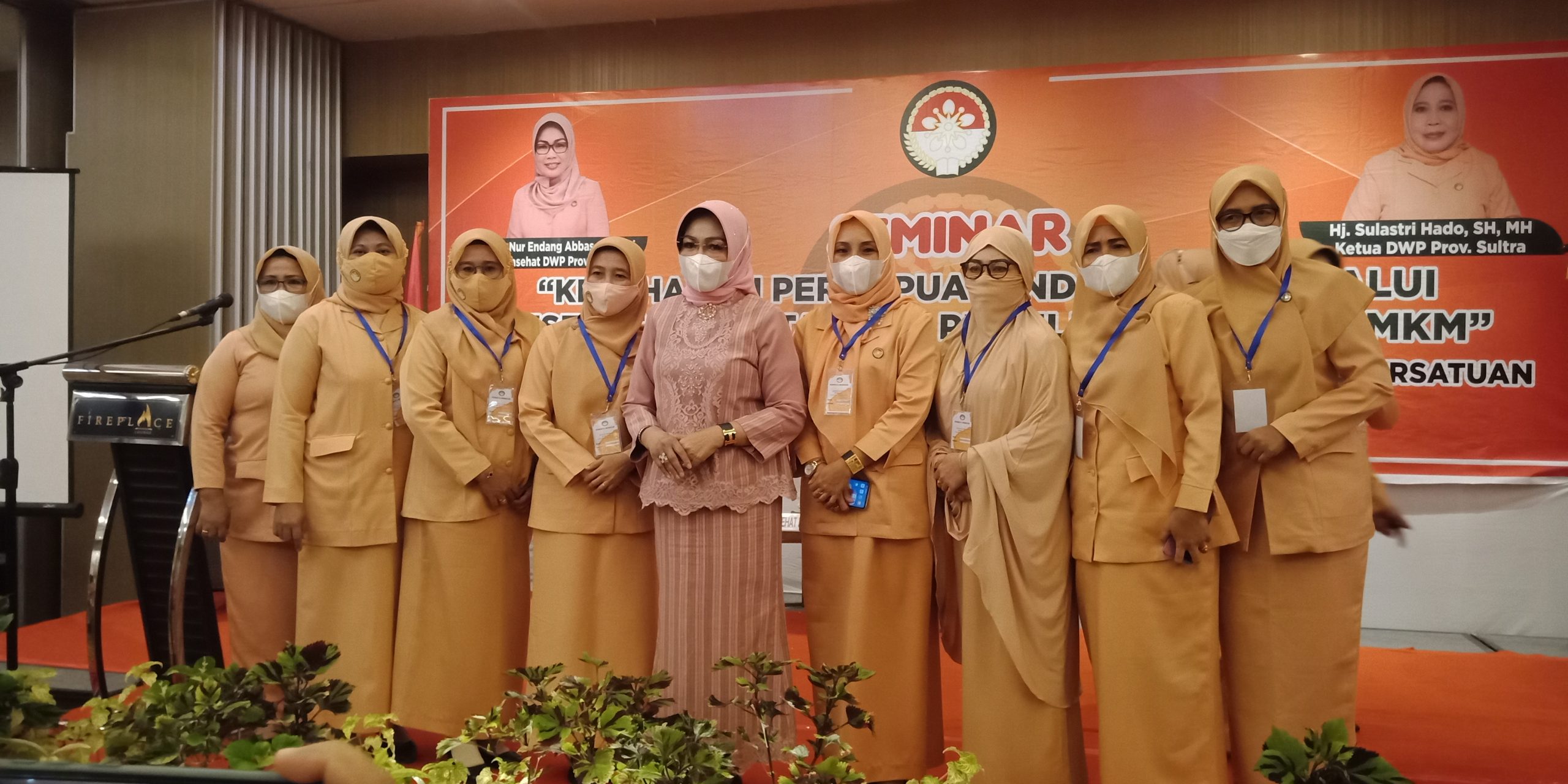Sekda Sultra saat foto bersama