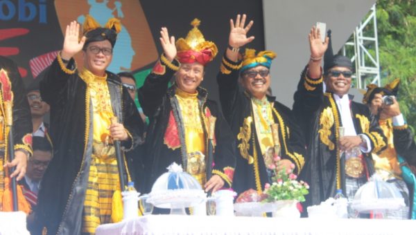 Raja Manca Negara, Nusantara dan Kada Ikut Menyaksikan Wakatobi Wave 2017