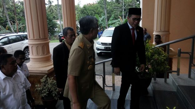 Ketua DPRD : Gubernur, Nonjobkan SPKD yang Tidak Hadir Paripurna HUT Sultra