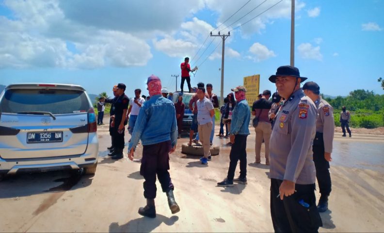 Hoaling PT. OSS di Konut Diblokir Warga