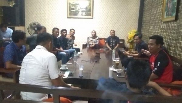 Intensifkan Publikasi, Sekwan Ngopi Bareng Wartawan