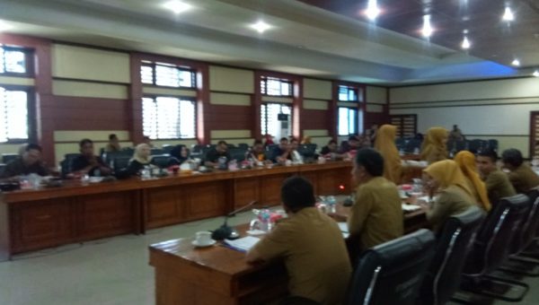 Dokumen Tidak Lengkap, Rapat Diskorsing Hingga Pekan Depan