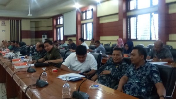 Bahas Ilegal Minning, DPRD Sultra RDP Dinas ESDM