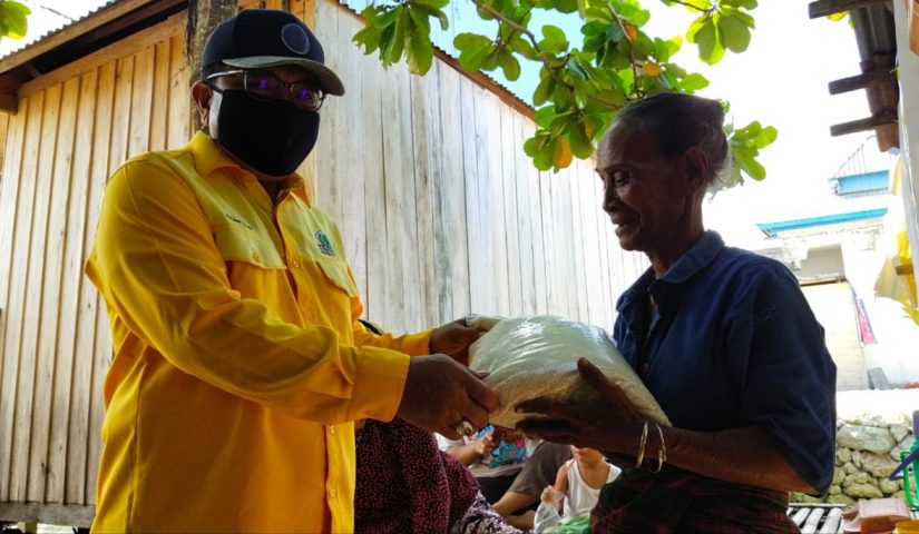 Golkar Wakatobi Berbagi Sembako, Arhawi: Tanpa Pilih Kasih dan Warna