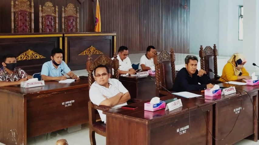 DPRD Butur Hibahkan Anggaran Pengawasan Covid19 Kepada Tim Medis dan Pengamanan