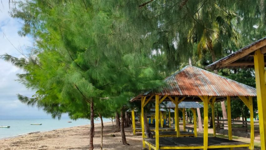 Pantai Toronipa Konawe Surga Kecil di Ujung Timur kota Kendari