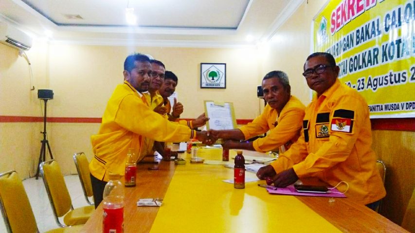 Optimis Menang, Darlis Laruha Resmi Daftar Balon Ketua DPD II Golkar Baubau