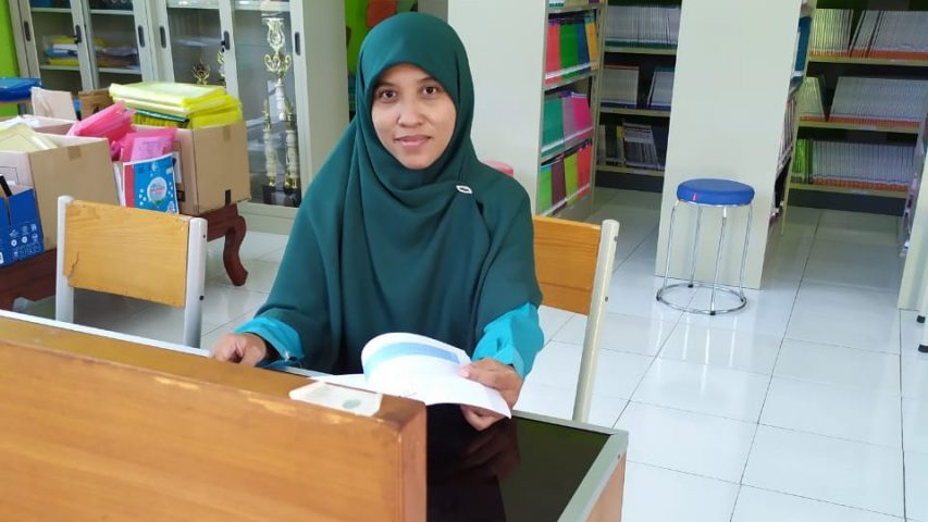 Kapitalis Berkuasa, Janda Bolong Jadi Idola