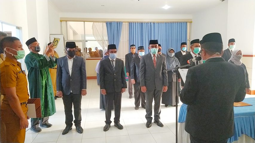 Lantik Pejabat Administrator dan Pengawas. Hado Harap Laksanakan Tugas Dengan Baik