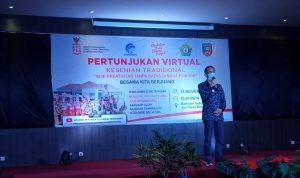 Plt Bupati Konsel, DR H Arsalim Arifin saat memberikan sambutan sekaligus membuka acara. FOTO : MAHIDIN