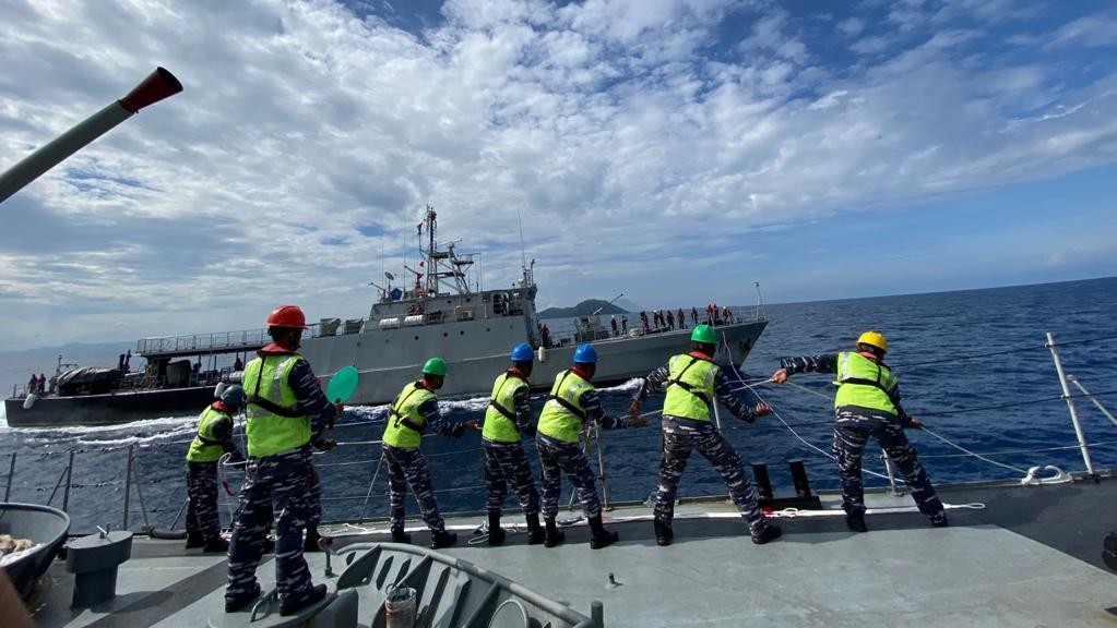 Latihan pembekalan di laut dua FPB