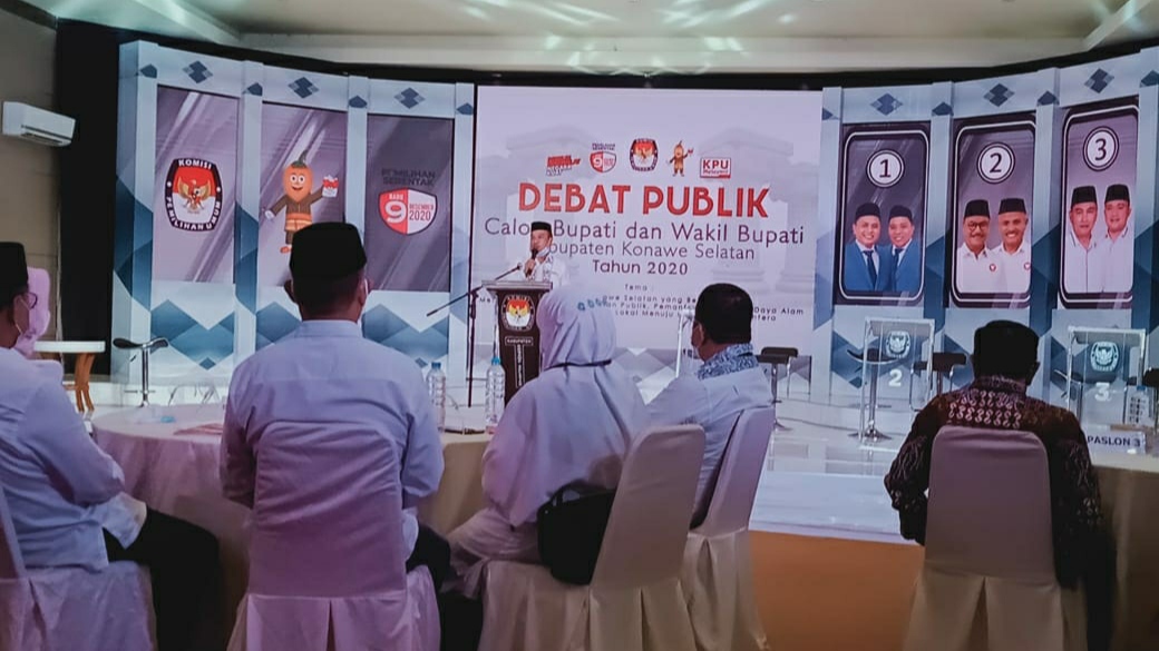 Tiga Paslon Pilbup Konsel Ikuti Debat Publik