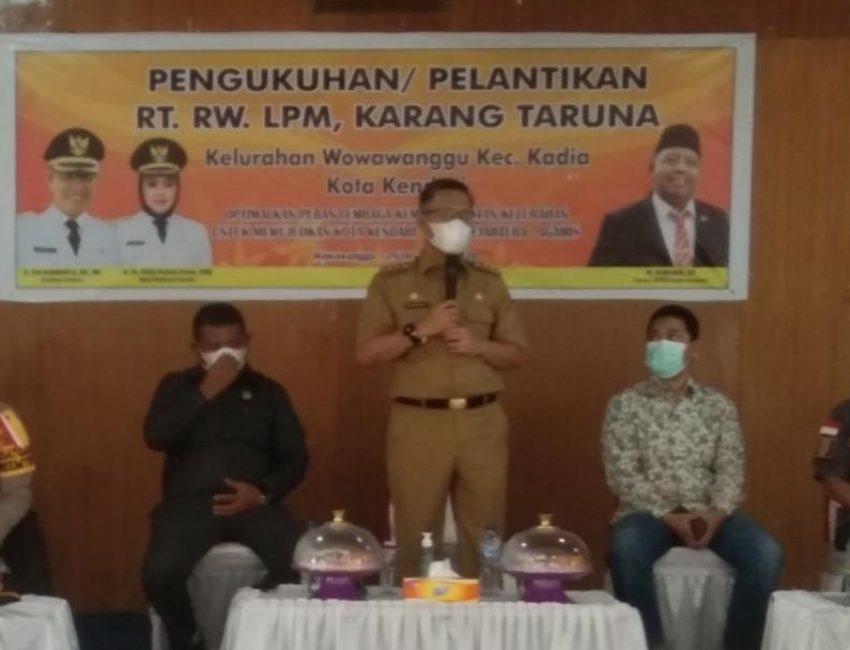Wali Kota Kendari H. Sulkarnain Kadir, SE,.ME menghadiri dan menyaksikan pengukuhan/pelantikan Ketua RT, RW, LPM dan Karang Taruna se-kelurahan Wowawanggu kecamatan Kadia