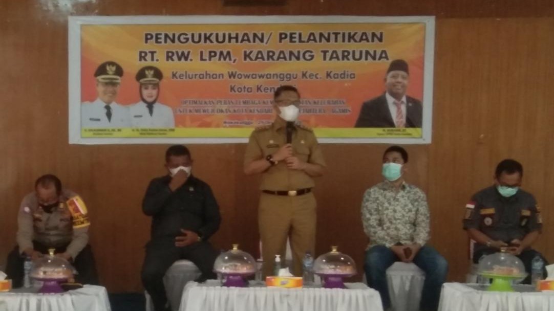 Wali Kota Kendari H. Sulkarnain Kadir, SE,.ME menghadiri dan menyaksikan pengukuhan/pelantikan Ketua RT, RW, LPM dan Karang Taruna se-kelurahan Wowawanggu kecamatan Kadia