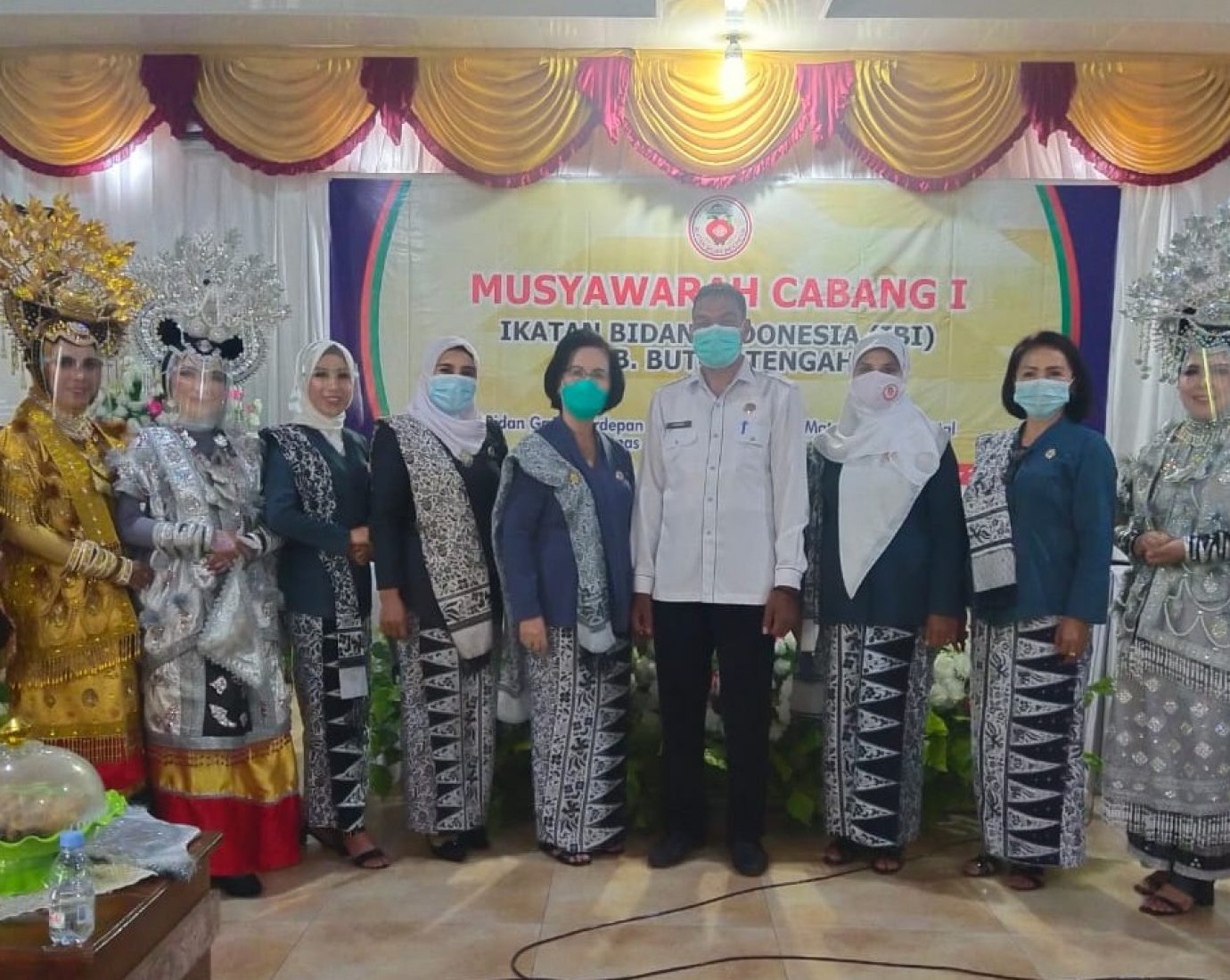 Dinkes Buteng Hadiahkan Randis untuk Bidan Teladan