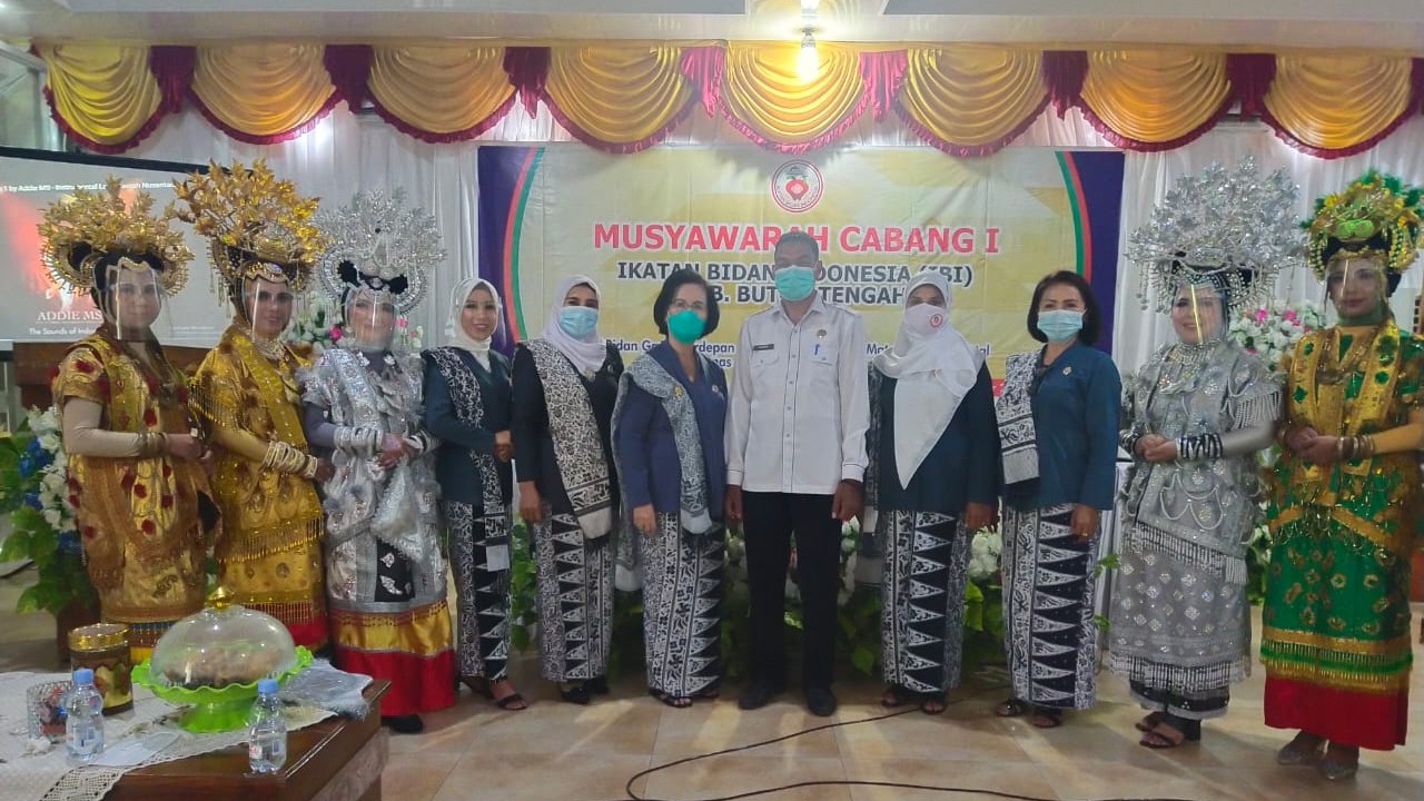 Foto bersama usai kegiatan Musyawarah Cabang