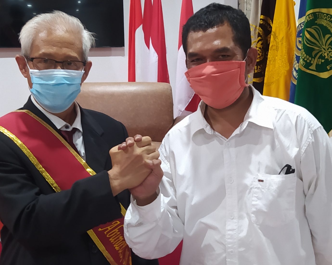 Raih Gelar Magister Hukum, Wagub Sultra Bercita &ndash; cita jadi Pengacara