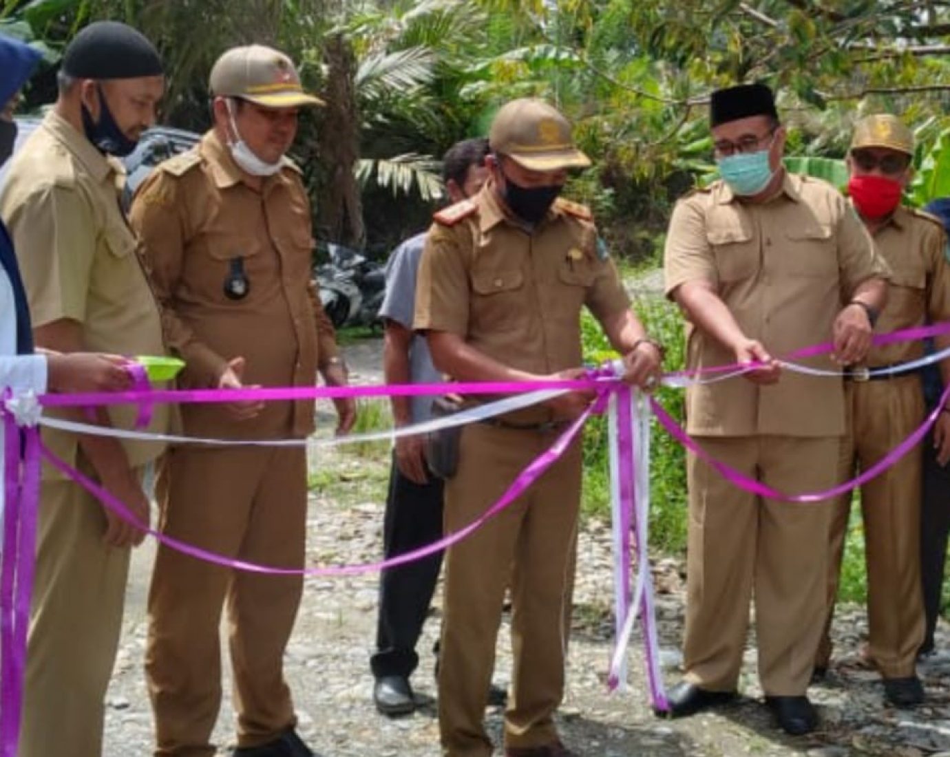 Dinsos Kolut Resmikan Jalan Tani di Desa Lapasi-pasi
