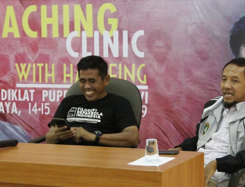 Presiden PSHW Jatim Dhimam Abror ( kanan) bersama direktur teknik Hanafing