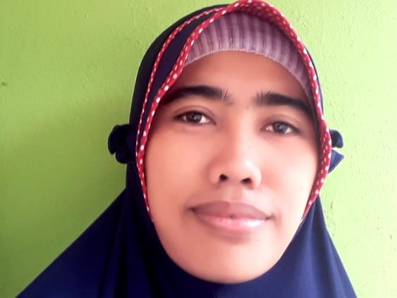Dewi Tisnawati, S. Sos. I (Pemerhati Sosial)