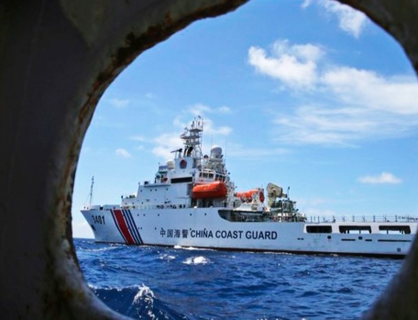 China Mengesahkan Hukum yang Membiarkan Penjaga Pantai Menggunakan Kekuatan terhadap Kapal Asing