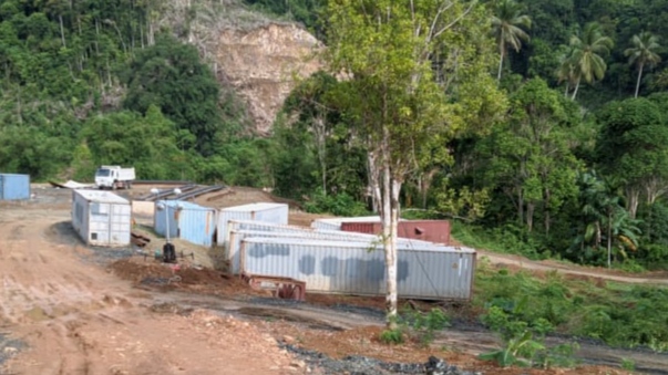 Lima Kontainer Bahan Peledak Siap Ledakkan Gunung di Konut