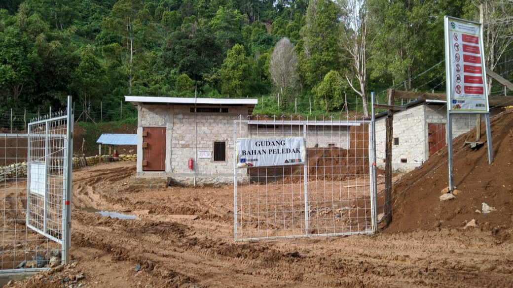 Lima Kontainer Bahan Peledak Siap Ledakkan Gunung di Konut